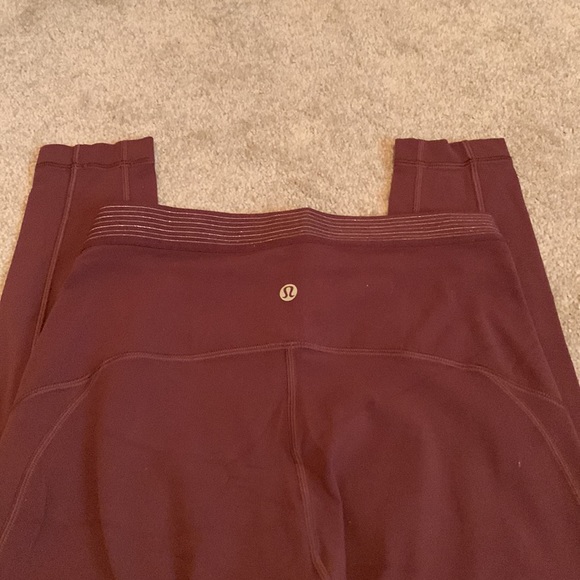 Lululemon Womens Principal Dancer Golden Lining Tight Size 6 Maroon EUC - Picture 3 of 4
